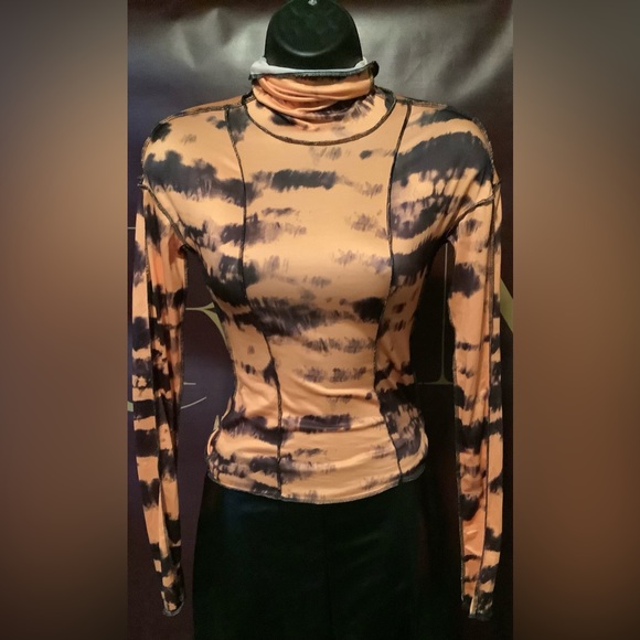 Women's Black & Orange Wild Tiger Print Long Sleeve Tie Dye Turtleneck Top - Picture 5 of 6
